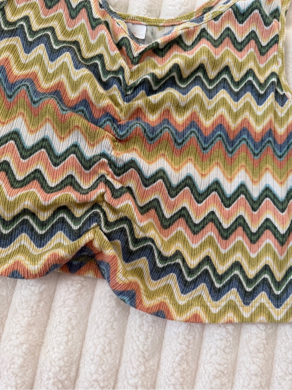 Colsie Multicolor Chevron Ribbed Crop Top - Picture 3 of 4